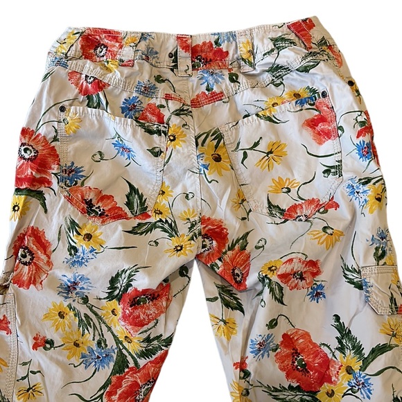 Anthropologie Hei Hei Floral Cargo Cropped Pants - 2 - Picture 7 of 13
